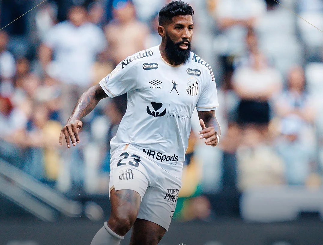 Rodinei lamenta virada e enxerga “desatenção” do Santos no fim