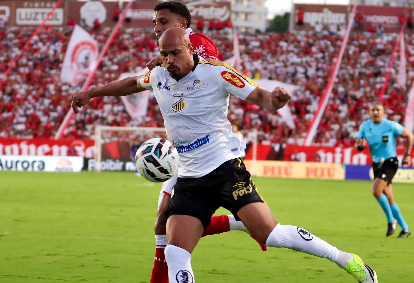 Vila Nova cede empate ao Novorizontino no fim, mas segue líder da Série B