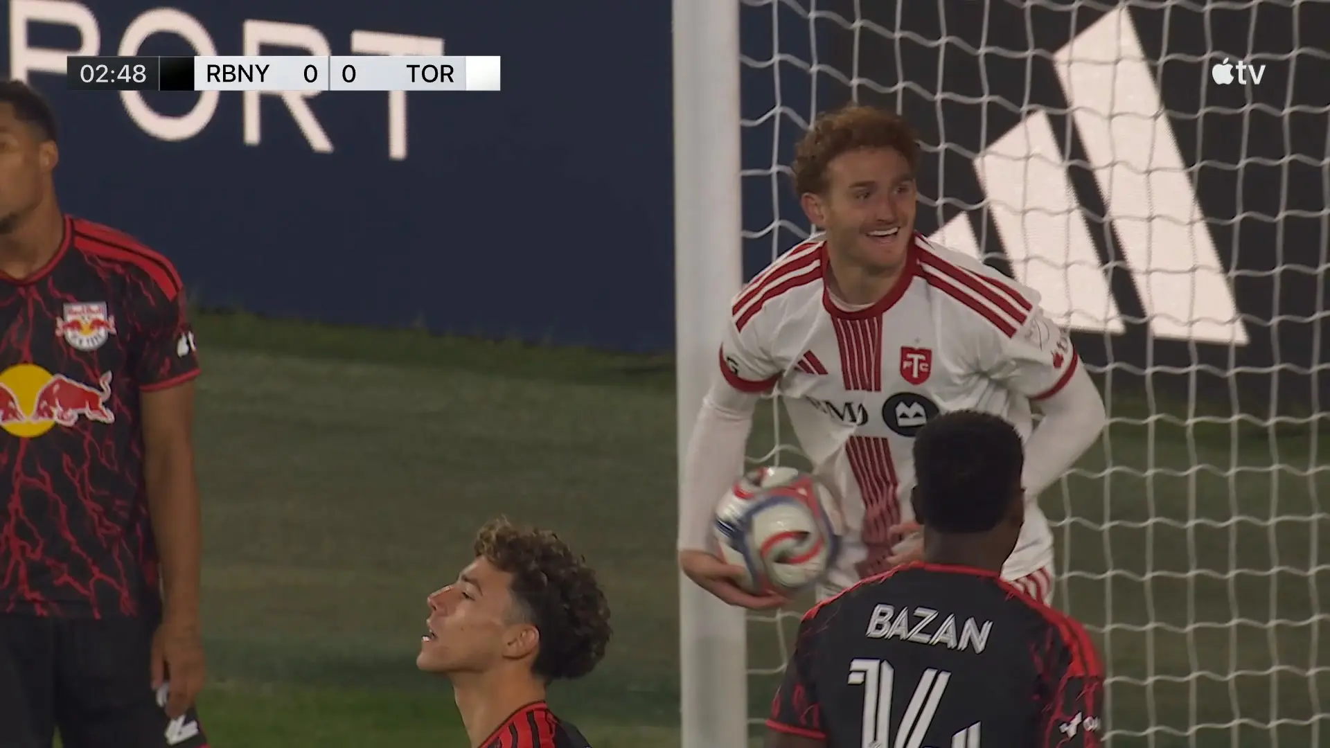 Melhores momentos: New York Red Bulls 0 x 2 Toronto FC pela MLS