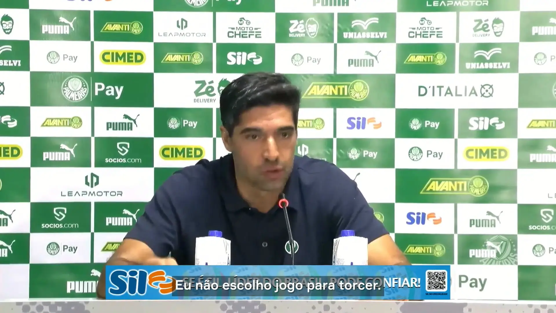 Abel Ferreira cobra apoio da torcida do Palmeiras: “Venham jogar juntos”