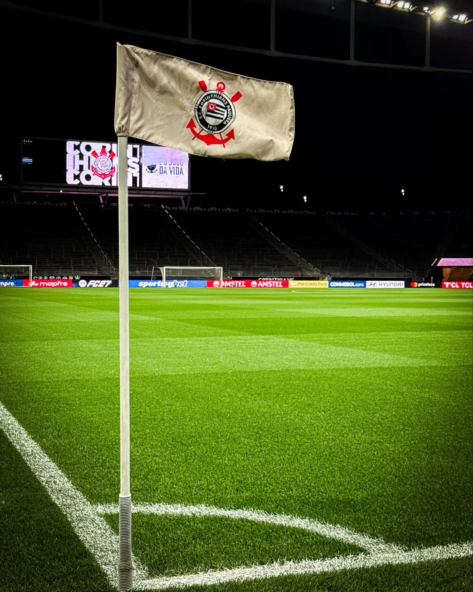 Corinthians e Gaviões viajam a Brasília para tentar fechar acordo com a Caixa sobre Arena