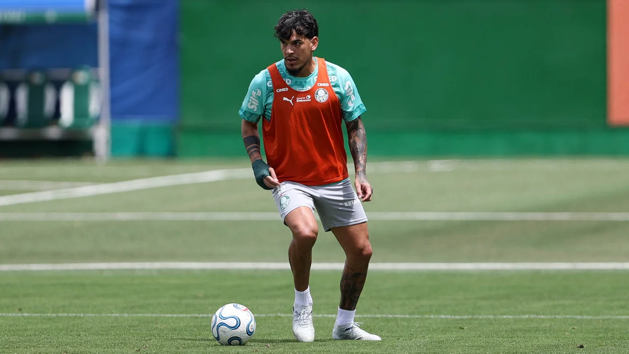 Gómez destaca fome por títulos do Palmeiras antes de semifinal contra o Fluminense
