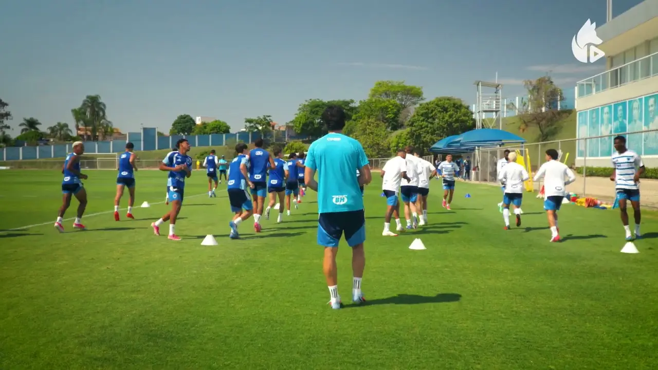 Artur Jorge comanda treino do Cruzeiro de olho na retomada do Brasileirão