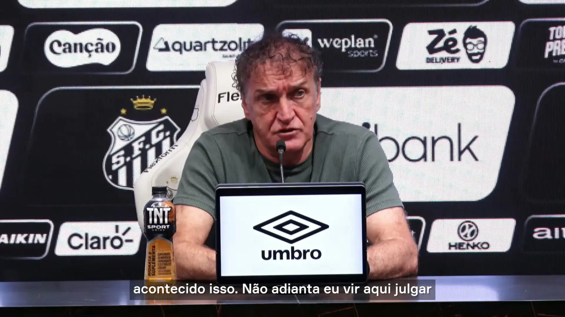 Cuca quer conversar com Neymar sobre expulsão: ‘Não vou jogar na fogueira’