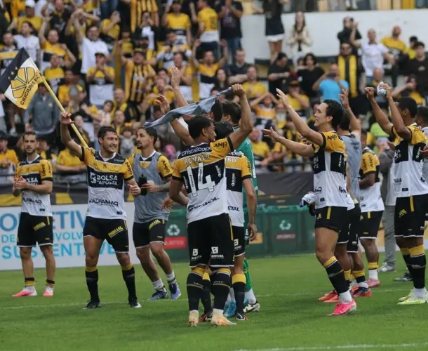 Criciúma vence já rebaixado América-MG e mira G2 da Série B