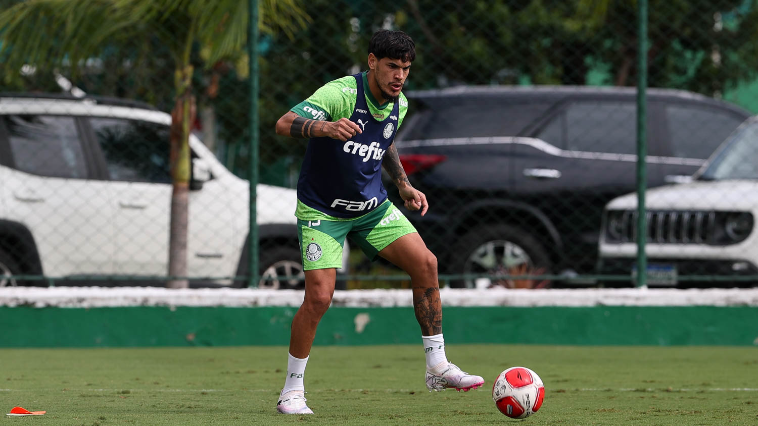 Gómez em campo: Palmeiras realiza penúltimo treino antes da semifinal do Paulistão.