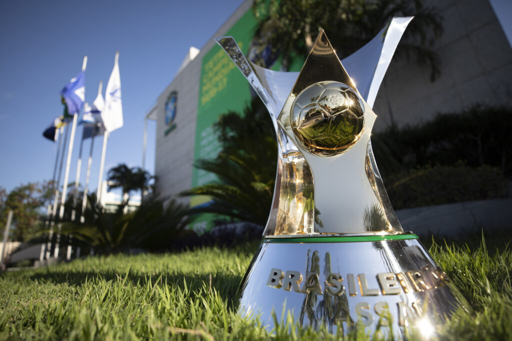 O Corinthians se encontra na 16ª colocação do Campeonato Brasileiro, com sete pontos conquistados, um a mais em relação aos times do Z4. Já o Internacional está na 10ª posição, com 11 pontos e dois jogos a menos, por conta das intensas chuvas no Rio Grande do Sul