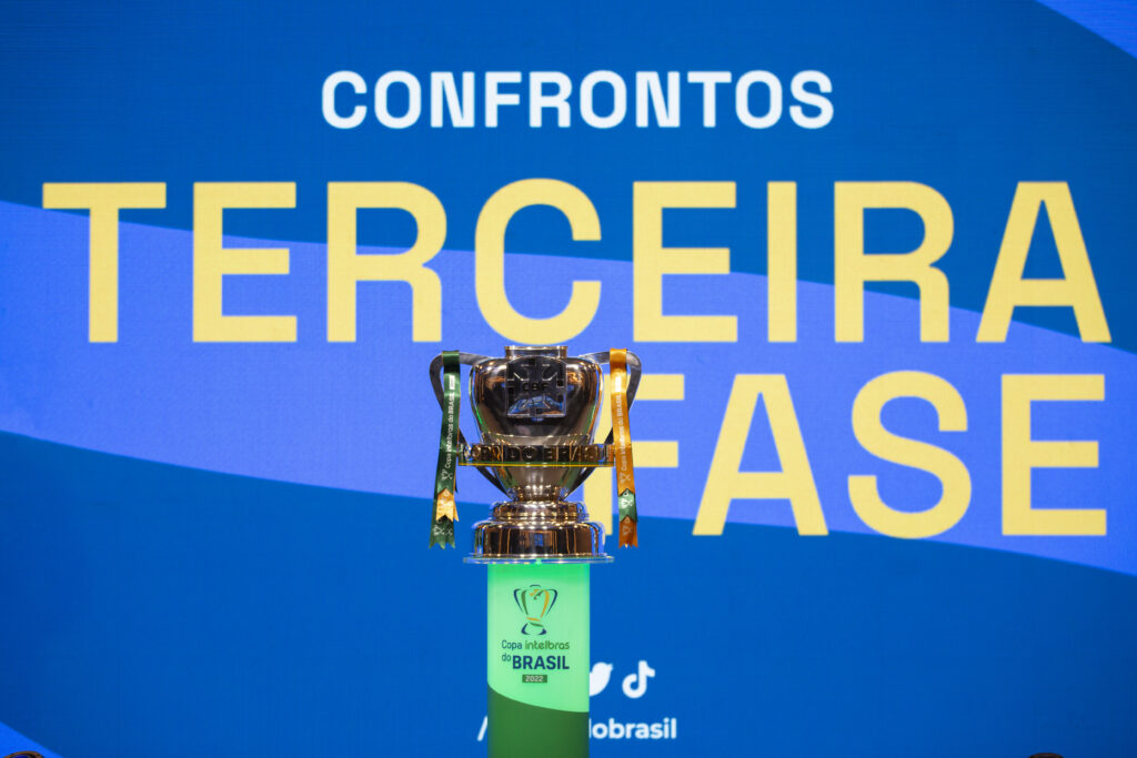 Vindo de um empate sem gols com o São Paulo e em busca do quinto título, a equipe alviverde faz a sua estreia na competição em 2024. Já o Botafogo-SP despachou o Nova Venécia e o Anápolis nas fases anteriores do torneio. (Foto: Thais Magalhães/CBF)