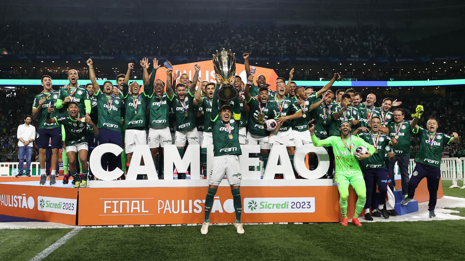 Palmeiras, Flamengo e Inter são indicados como favoritos para título nos Estaduais