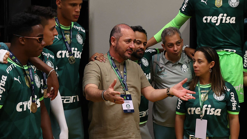 Palmeiras autoriza saída de gerente de futebol para CBF aguarda decisão.