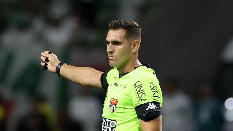 O árbitro do jogo será João Vitor Gobi, auxiliado por Leandro Matos Feitosa e Raphael de Albuquerque Lima. Vinicius Furlan será responsável pelo VAR