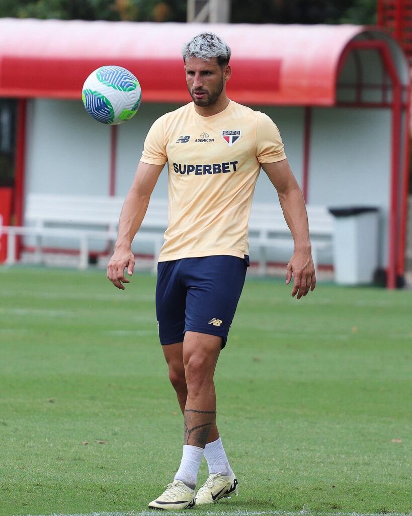 Calleri (Foto: Rubens Chiri/São Paulo)