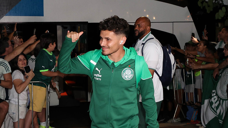 Palmeiras chega à concentração em Belo Horizonte: imagens exclusivas do time