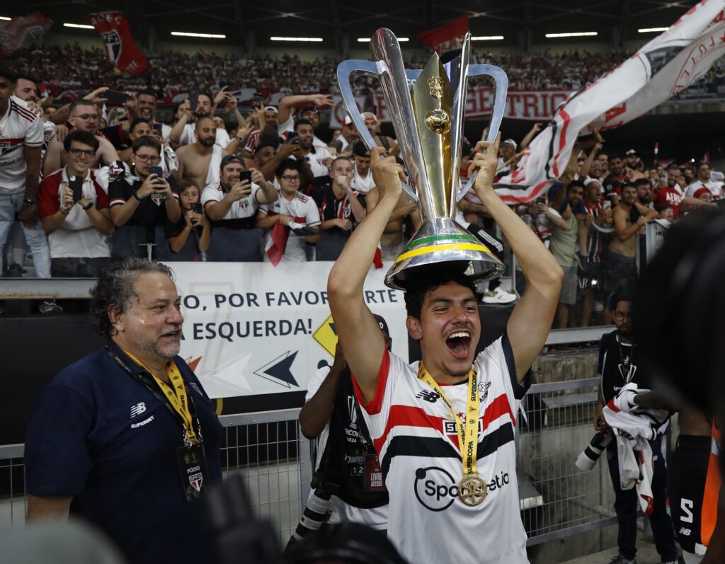 Moreira: substituindo Rafinha no início do segundo tempo