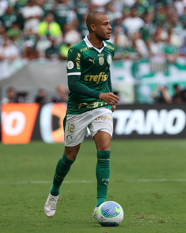 Mayke - o camisa 12 foi, talvez, o melhor jogador do Palmeiras em campo. Participou bem das jogadas offensivas e teve chance clara, mas viu a defesa são-paulina salvar