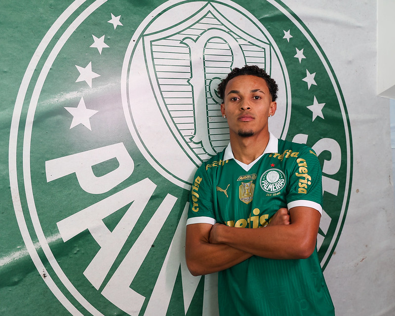Palmeiras fecha contratação de Lázaro como novo reforço para o ataque da equipe.