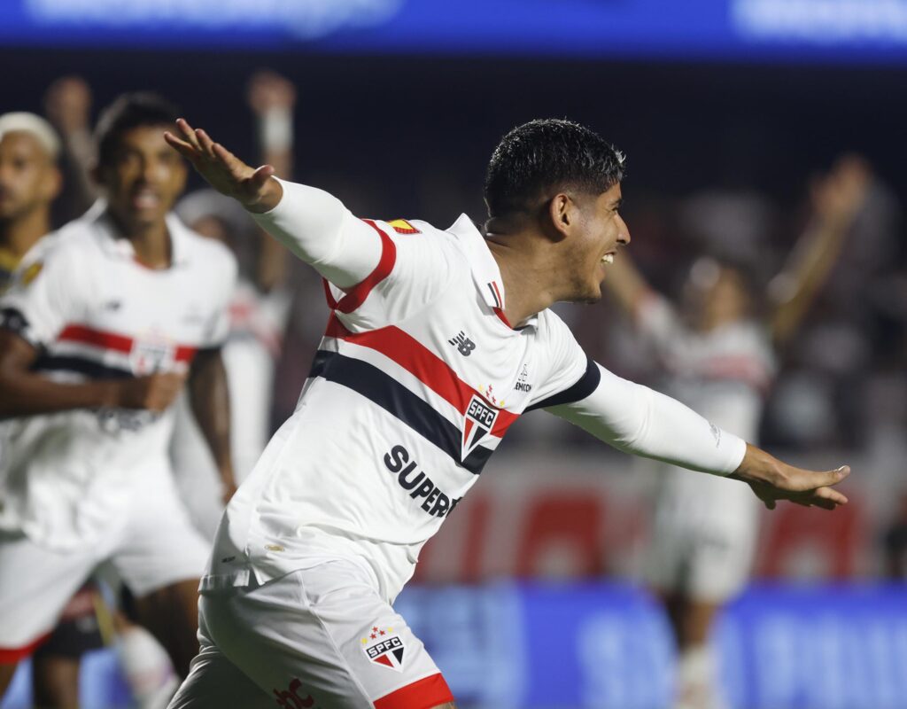 Alan Franco: o zagueiro se mostrou seguro na defesa e fez boa dupla com Ferraresi. Ainda fez o terceiro gol do São Paulo para coroar a boa atuação.