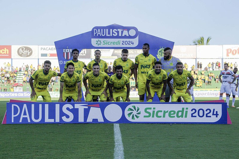 O Mirassol deve ir a campo com: Alex Muralha; Rodrigo Ferreira, Luiz Otávio, Gazal e Marcelo Correa; Danielzinho, Gabriel e Chico Kim; Fernandinho, Negueba e Dellatorre