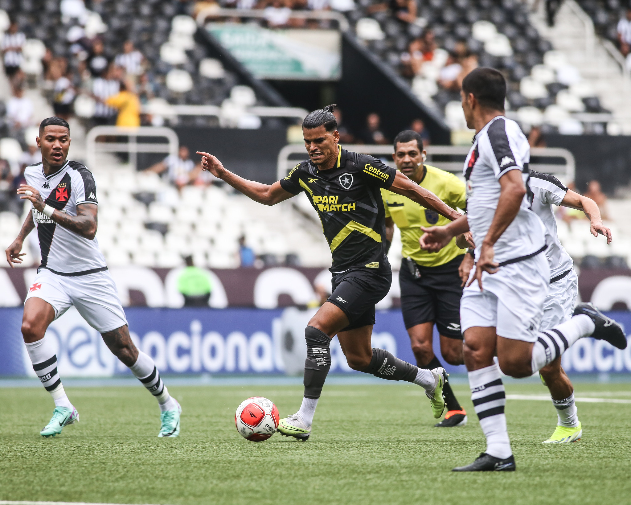 Melhores momentos da goleada do Vasco sobre o Botafogo pelo Campeonato ...