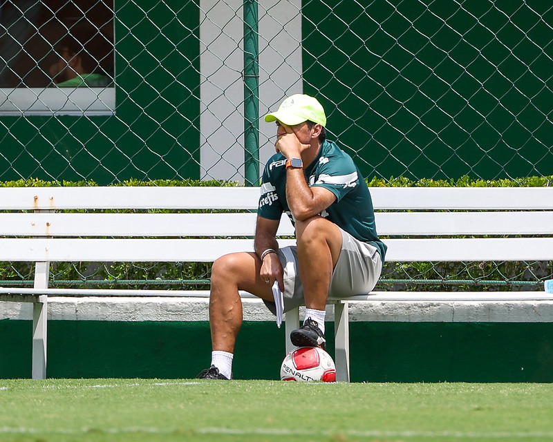O técnico Abel Ferreira pode usar o jogo para poupar alguns titulares e rodar o elenco, visando o clássico de domingo e a próxima fase. O comandante não conta com os atacantes Dudu e Bruno Rodrigues (cirurgias na coxa direita), Mayke (transição física) e Gustavo Gómez (fratura no dedo do pé esquerdo)
