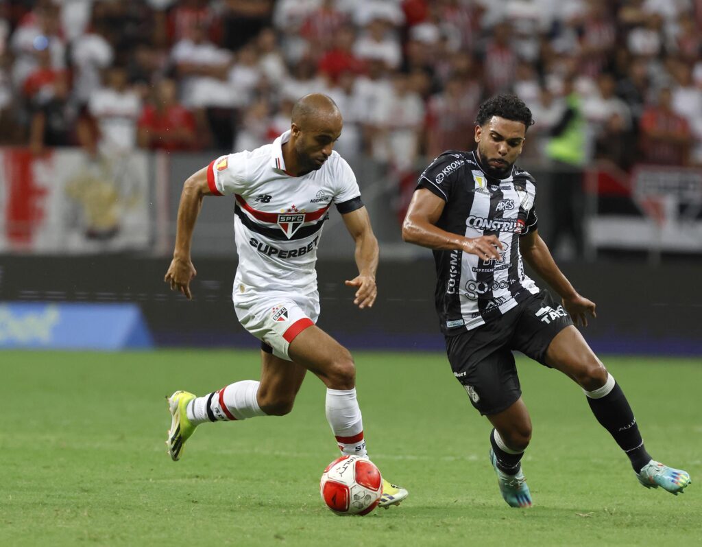 Lucas: o camisa 7 do São Paulo sobrou enquanto esteve em campo, quebrando as linhas de marcação adversárias com seus dribles e velocidade. Retornando de lesão, Lucas ainda não está no ponto ideal, mas sua qualidade técnica o coloca bem acima da maioria de seus adversários.