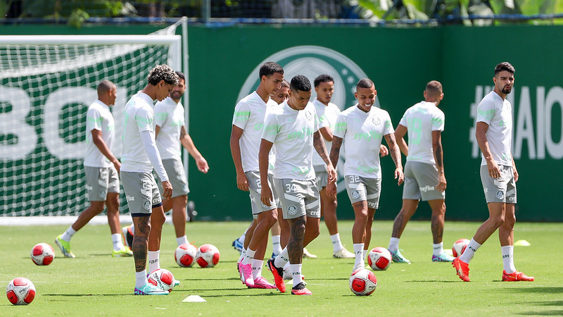 Fotos do Treino do Palmeiras Mostram Preparação Intensa para Próximo Jogo