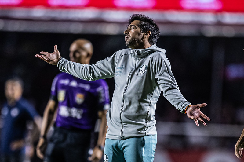 Os desfalques do time de Abel Ferreira são: Dudu e Bruno Rodrigues (cirurgias no joelho direito) e o zagueiro Gustavo Gómez (fratura no dedo do pé esquerdo)