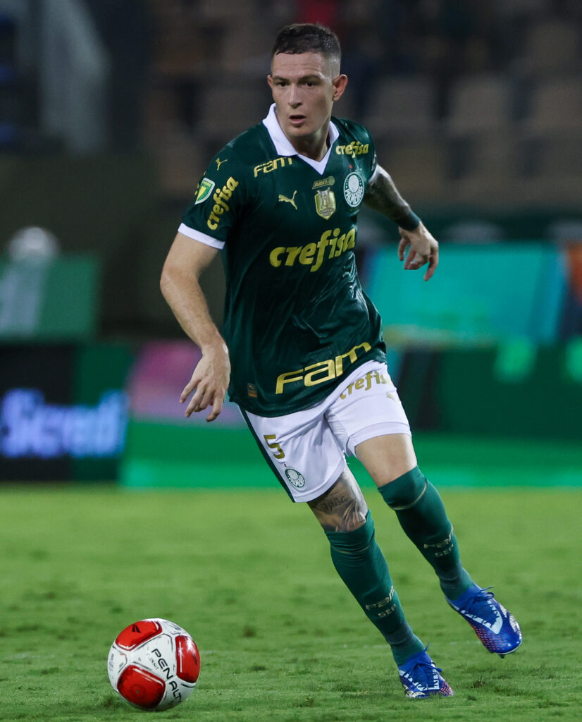 Aníbal Moreno: correu e marcou muito, como de costume, mas também ajudou a equipe no ataque. Manteve o bom nível dos últimos jogos.