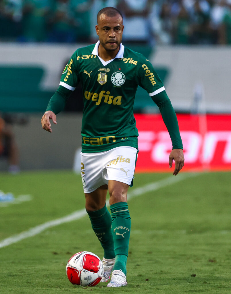 Mayke: um dos melhores, se não o melhor em campo. Liderou o time em desarmes e chegou com perigo frequentemente no lado direito do ataque.