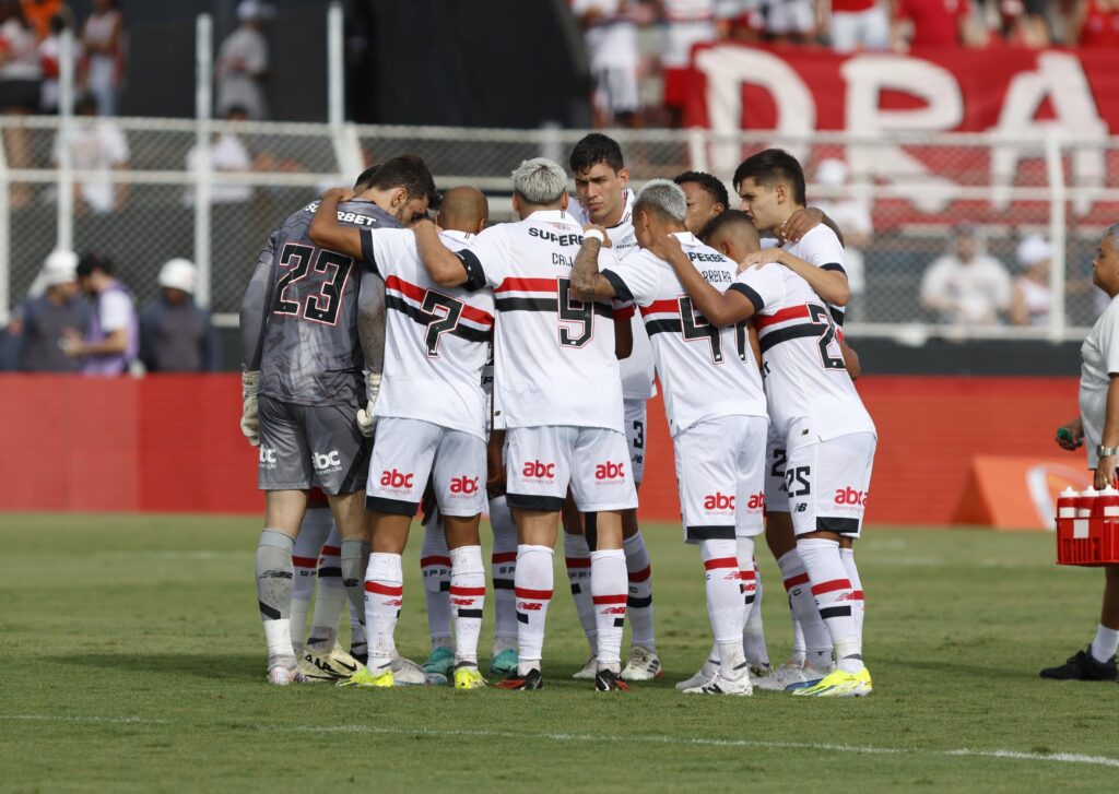Provável São Paulo: Rafael; Rafinha, Arboleda, Diego Costa e Welington; Pablo Maia e Alisson; Lucas, Luciano, Ferreirinha e André Silva. (Foto: Rubens Chiri/saopaulofc)