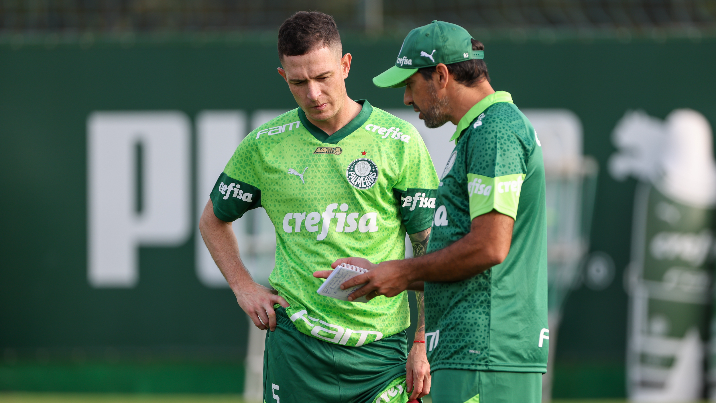 Adaptação rápida: Aníbal Moreno se destaca no meio-campo do Palmeiras
