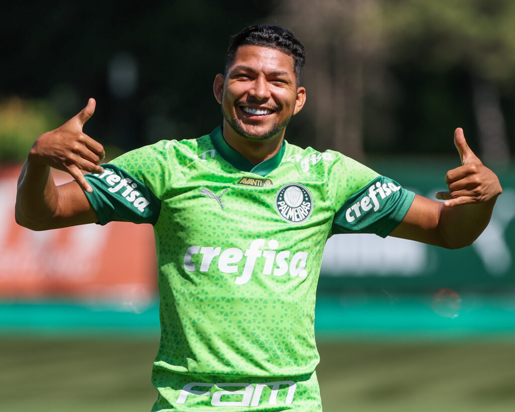 Rony celebra gol pelo Palmeiras e destaca liderança na classificação do Paulistão.
