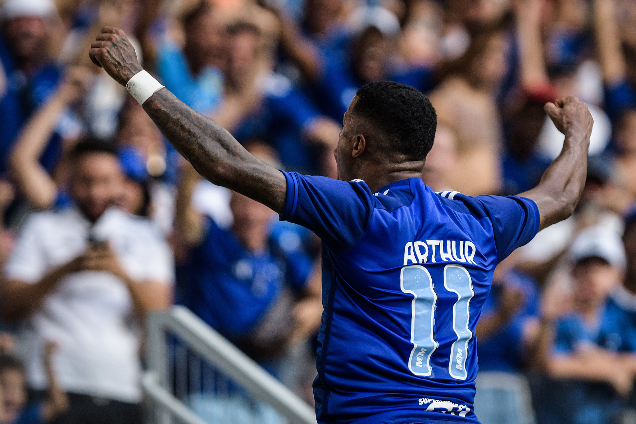 Cruzeiro garante vaga na final do Campeonato Mineiro com vitória sobre Tombense.