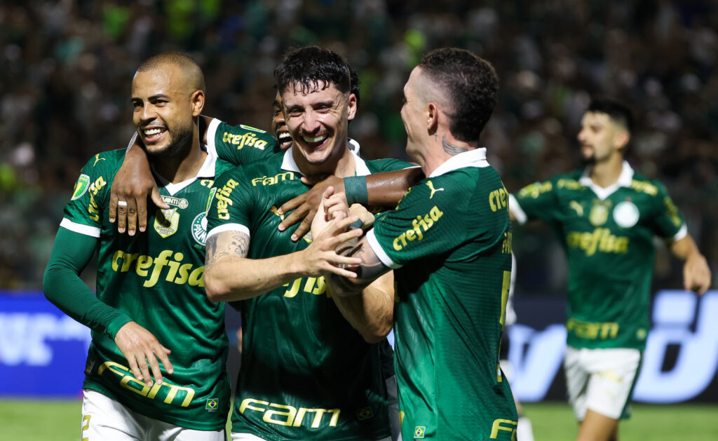 PALMEIRAS: Weverton; Marcos Rocha, Luan (Gustavo Gómez) e Murilo; Mayke, Aníbal Moreno, Zé Rafael, Raphael Veiga e Piquerez; Endrick e Flaco López. Técnico: Abel Ferreira