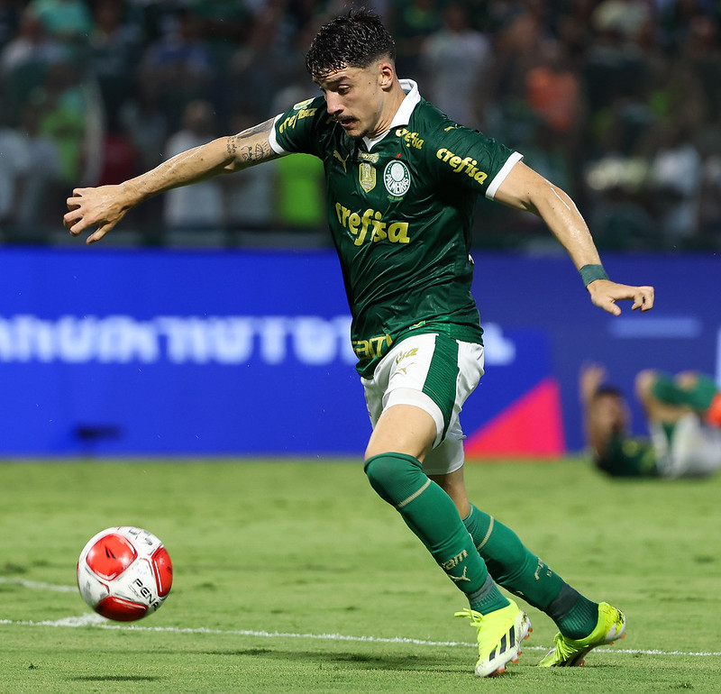 Lateral do Palmeiras desconvocado da seleção uruguaia por problema logístico.