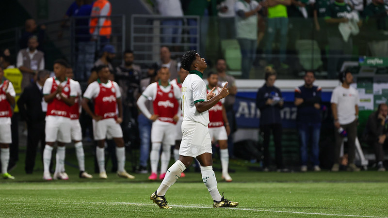 Endrick - o garoto segue mostrando que tem estrela. Buscou jogo o tempo o todo e marcou o gol da vitória do jogo. Precisou ser substituído após sentir dores na coxa direita