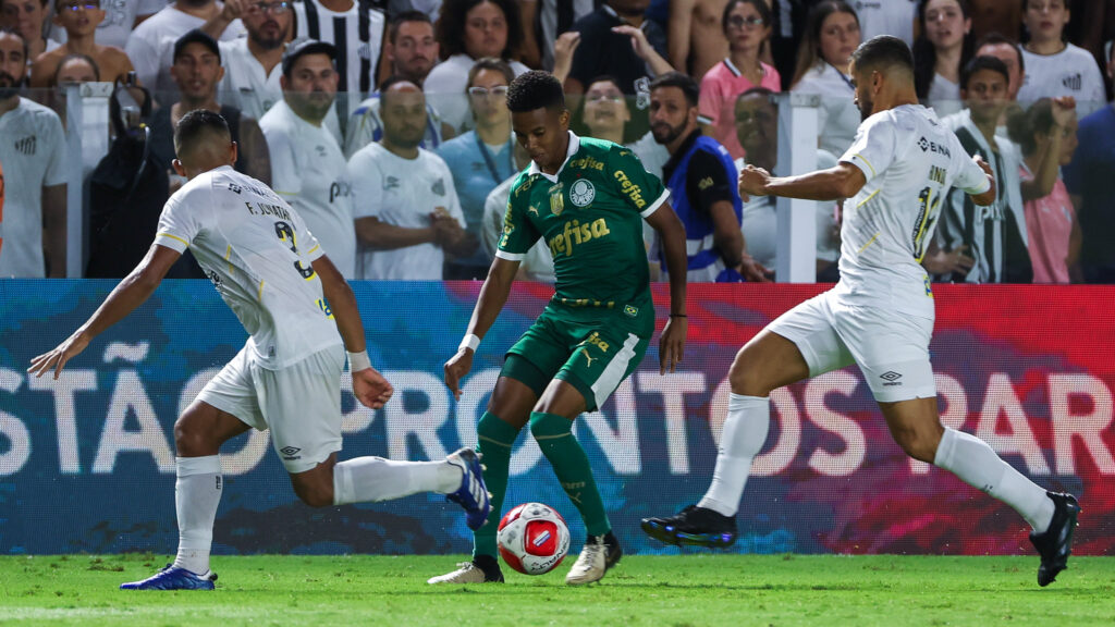 Integrado ao profissional neste ano, Estêvão tem a chance de conquistar seu primeiro Estadual pelo time de cima
