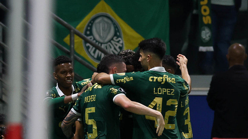 Um provável Palmeiras tem: Weverton; Marcos Rocha, Gustavo Gómez, Murilo e Piquerez; Aníbal Moreno, Richard Ríos e Raphael Veiga; Lázaro, Flaco López e Endrick (Estêvão)