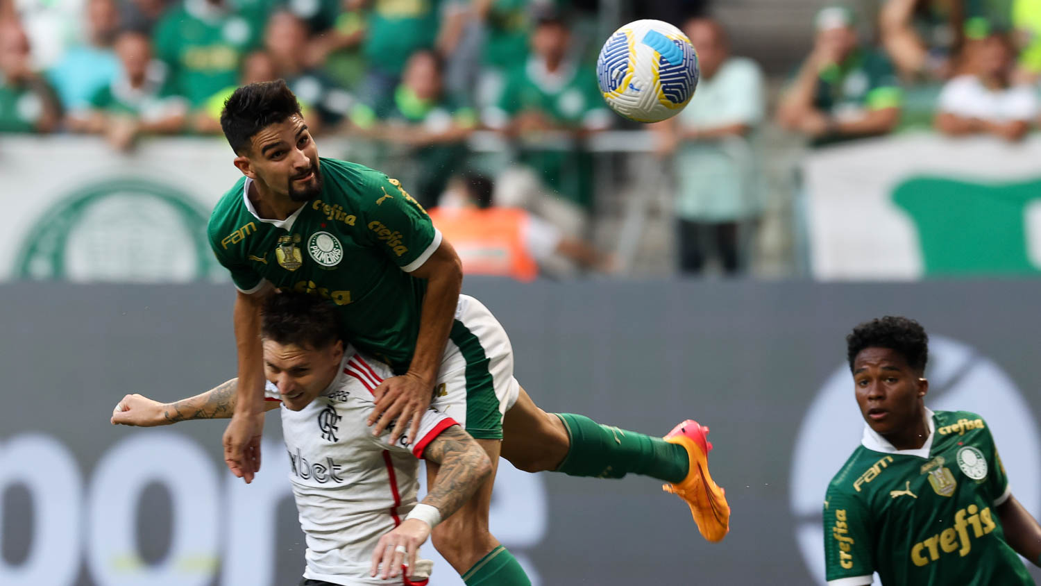 Análise: desempenho de jogadores no empate entre Palmeiras e Flamengo.