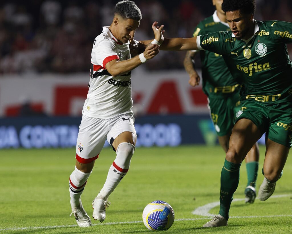 Ferreirinha: acionado no segundo tempo, o atacante foi fundamental na reta final da partida, puxando alguns contra-ataques e proporcionando jogadas de perigo para o São Paulo, que passou a ser mais agressivo do que foi na etapa inicial.