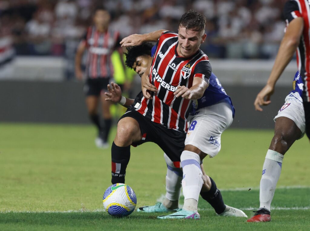 Galoppo: assim como Erick, o meio-campista apareceu bastante pelo lado direito, tirando o sossego da defesa adversária com boas movimentações e também anotou uma assistência para Juan balançar as redes.