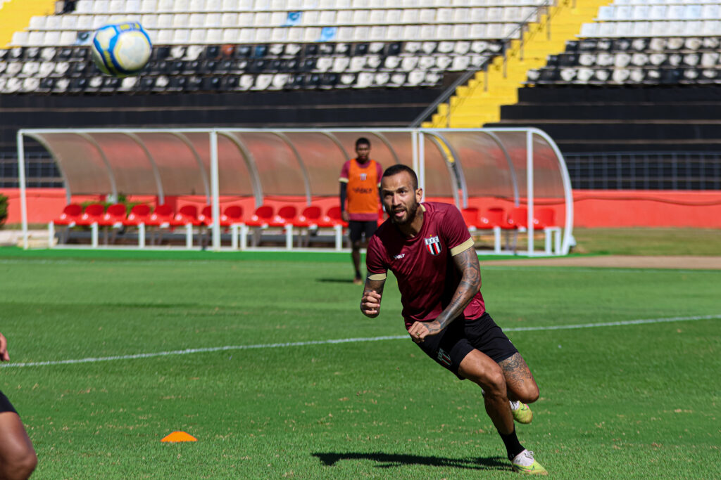 Leandro Pereira confiante para jogo decisivo do Botafogo-SP contra o Palmeiras
