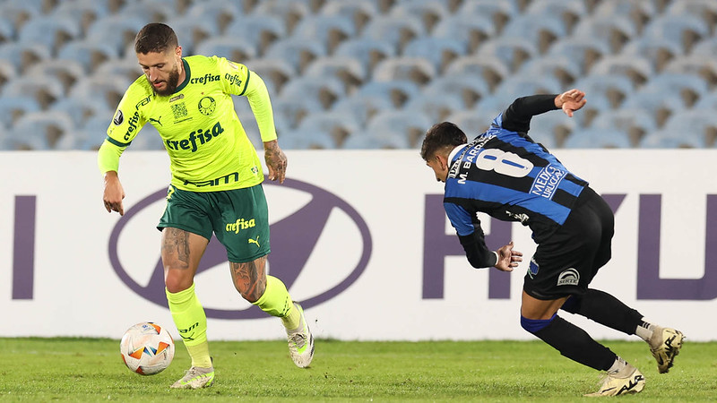 Zé Rafael - o volante começou no banco de reserva e vem ganhando ritmo de jogo após ficar fora por sete partidas. Entrou bem e foi seguro no meio-campo do Verdão