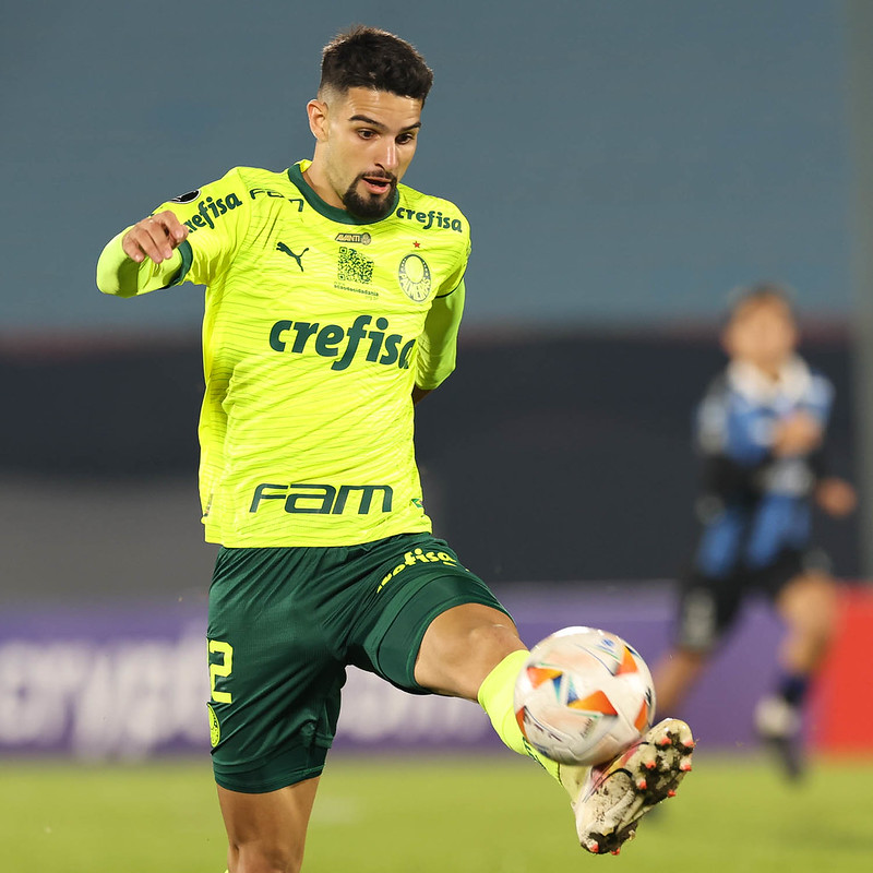 Flaco López - depois de três jogos sem jogar, Flaco voltou a ter chance, mas pouco contribuiu. Teve um cabeceio no fim do jogo, mas mandou para fora