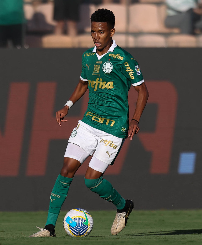 Estêvão - buscou o jogo pela direita, onde o Palmeiras apareceu mais ofensivamente, mas não conseguiu protagonizar grandes lances de perigo para o gol de Bento