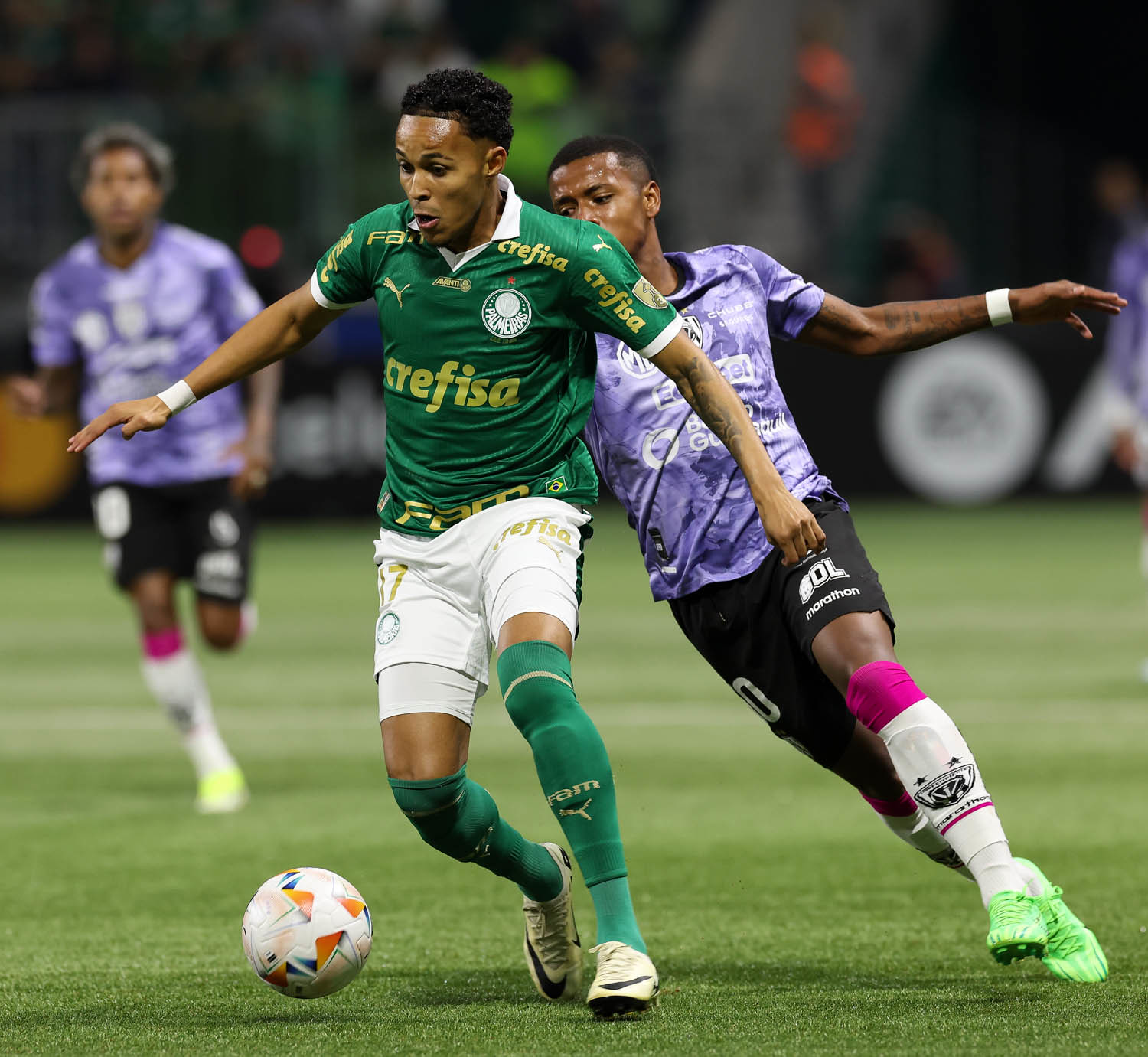 Lázaro brilha no Palmeiras ao disputar 14 dos últimos 15 jogos.