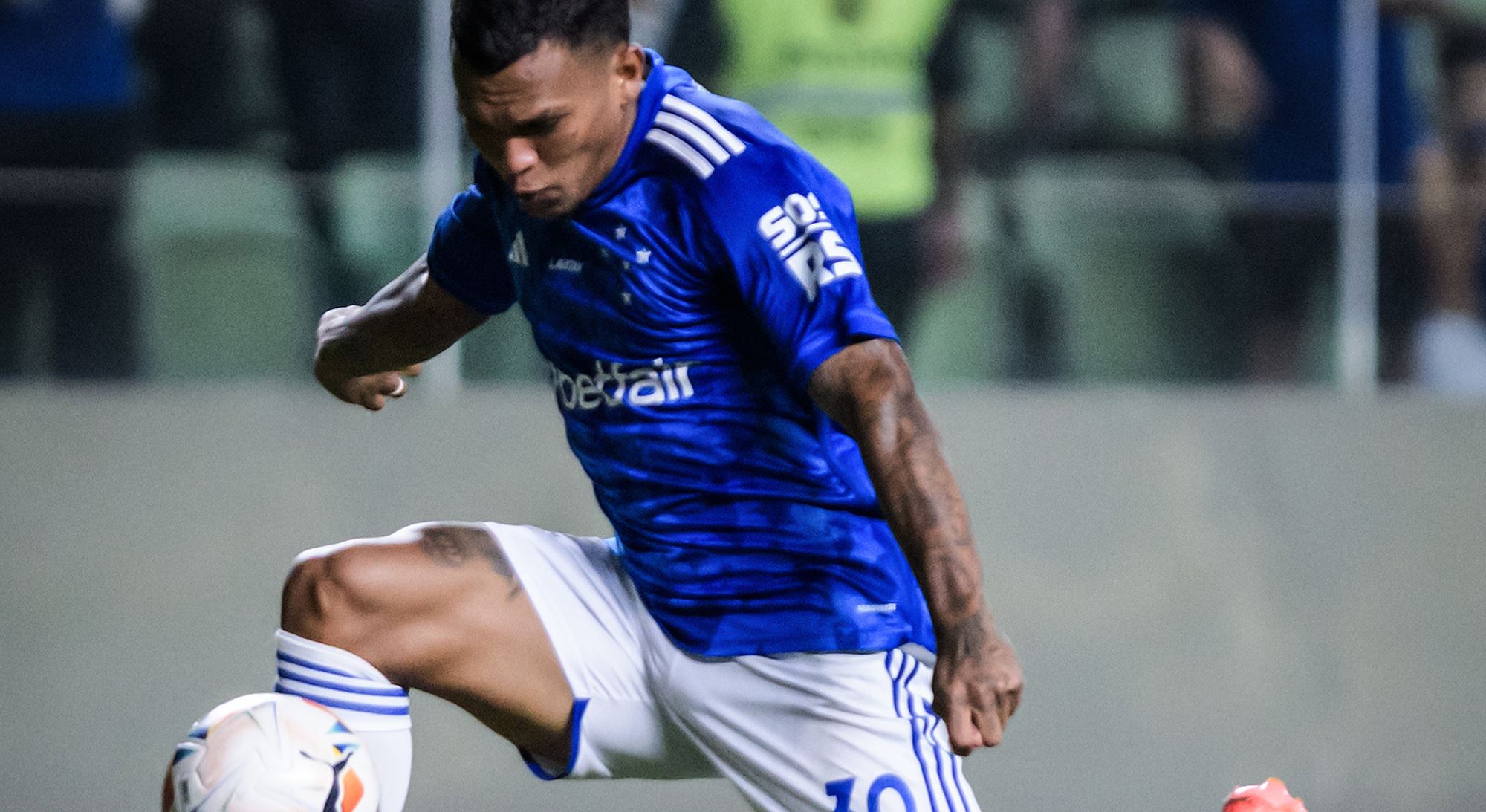 Gabriel Veron busca mais intensidade para conquistar espaço no Cruzeiro