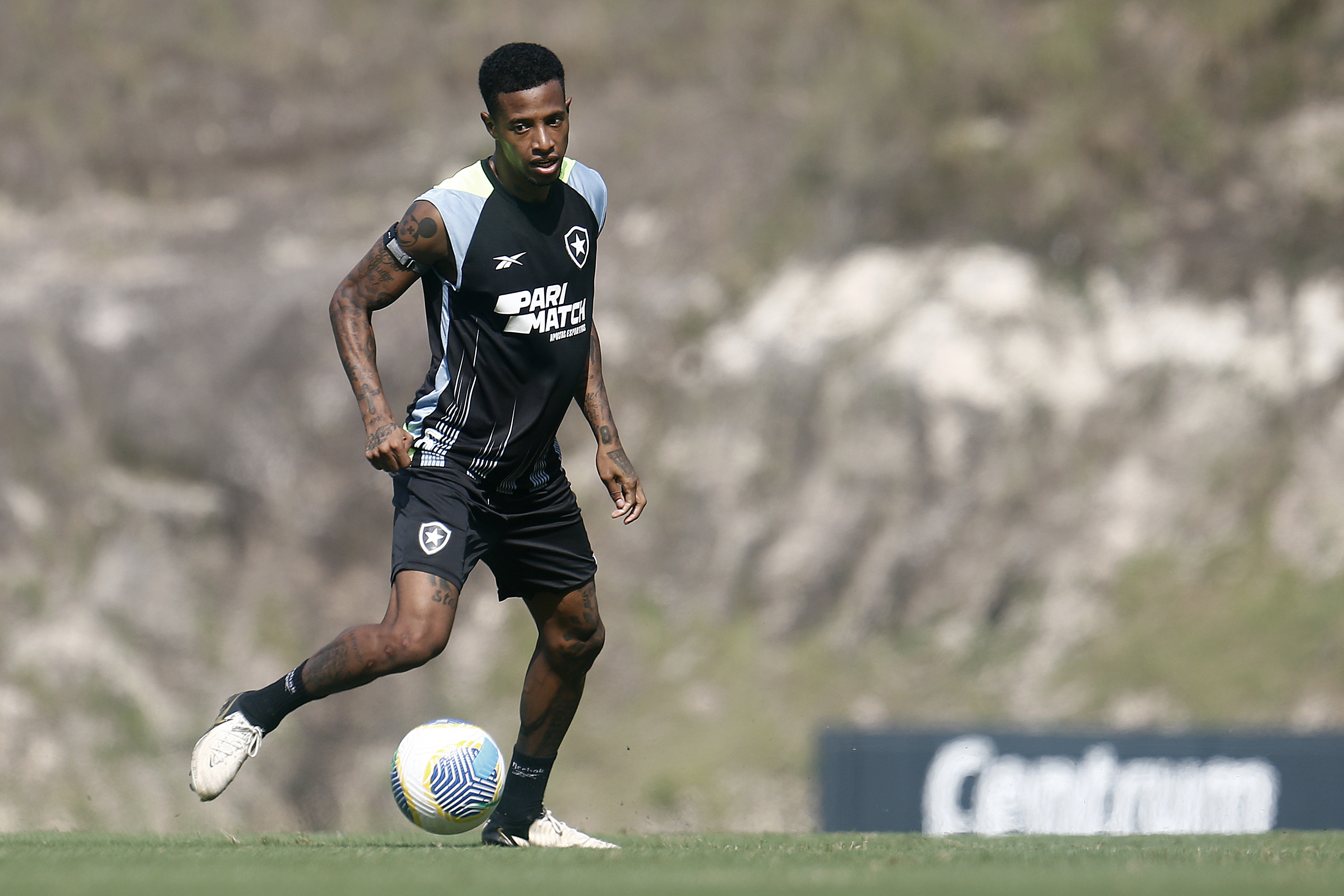 Tchê Tchê projeta duelo decisivo do Botafogo contra o Vitória