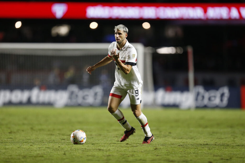 Calleri (Foto: Rubens Chiri e Paulo Pinto/Saopaulofc.net)