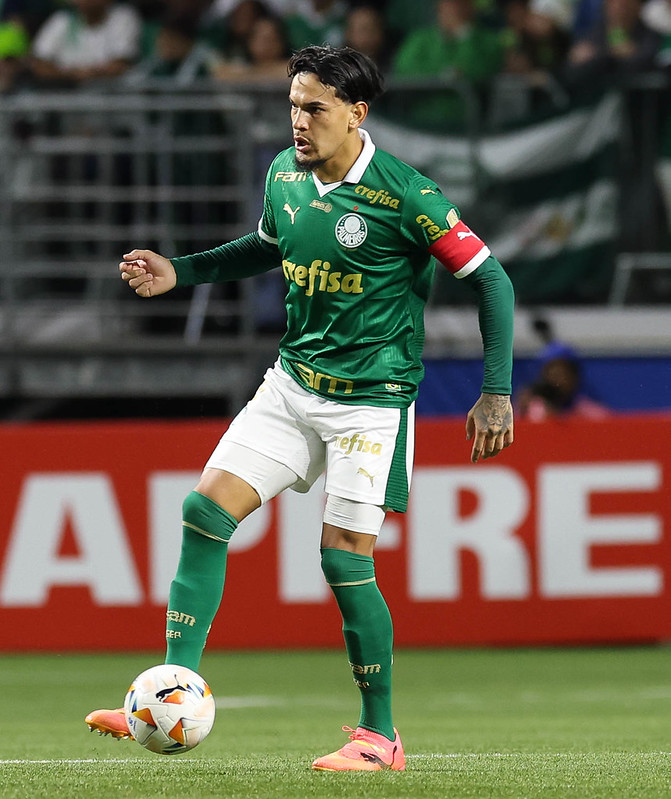 Gustavo Gómez - o zagueiro foi importante e teve boa interceptação nos ataques do San Lorenzo. O capitão chegou a abrir o placar de cabeça, mas o árbitro anulou por impedimento